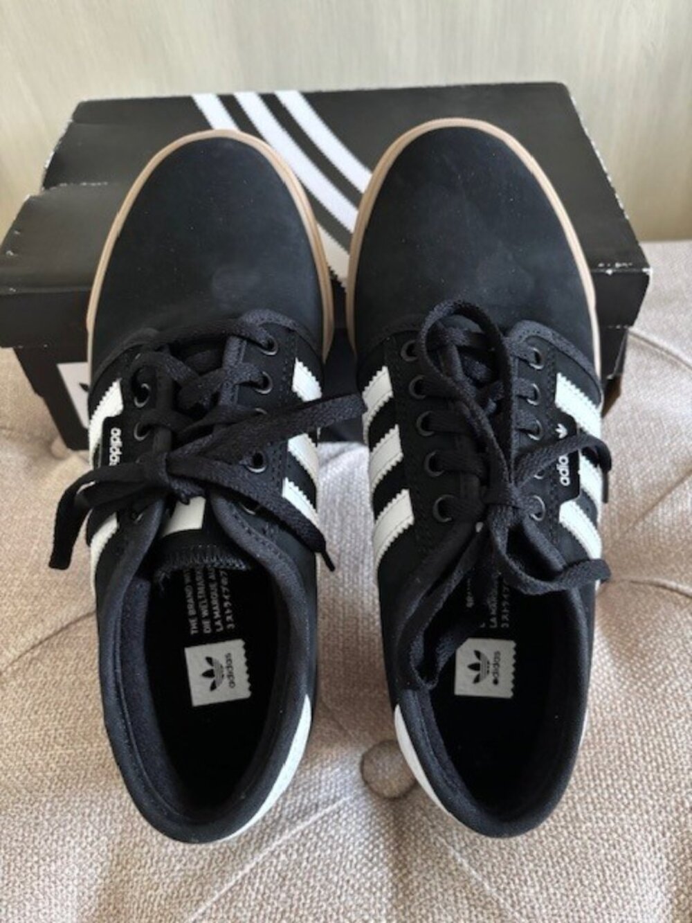 NEW in box! Adidas Seeleys Size 5 - Black & White (similar to Sambas style)